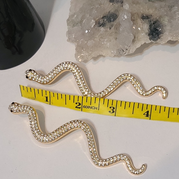 Shoulder duster Snake earrings nwot 4.5" - Picture 2 of 5